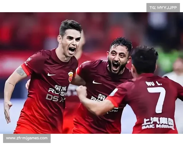 海港队长奥斯卡高举火神杯,全队沐浴金色雨 海港队长奥斯卡高举火神杯,全队沐浴金色雨