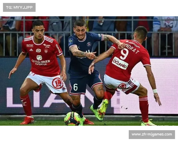 昂热vs尼斯上半场补时3分钟，主裁判出牌谨慎